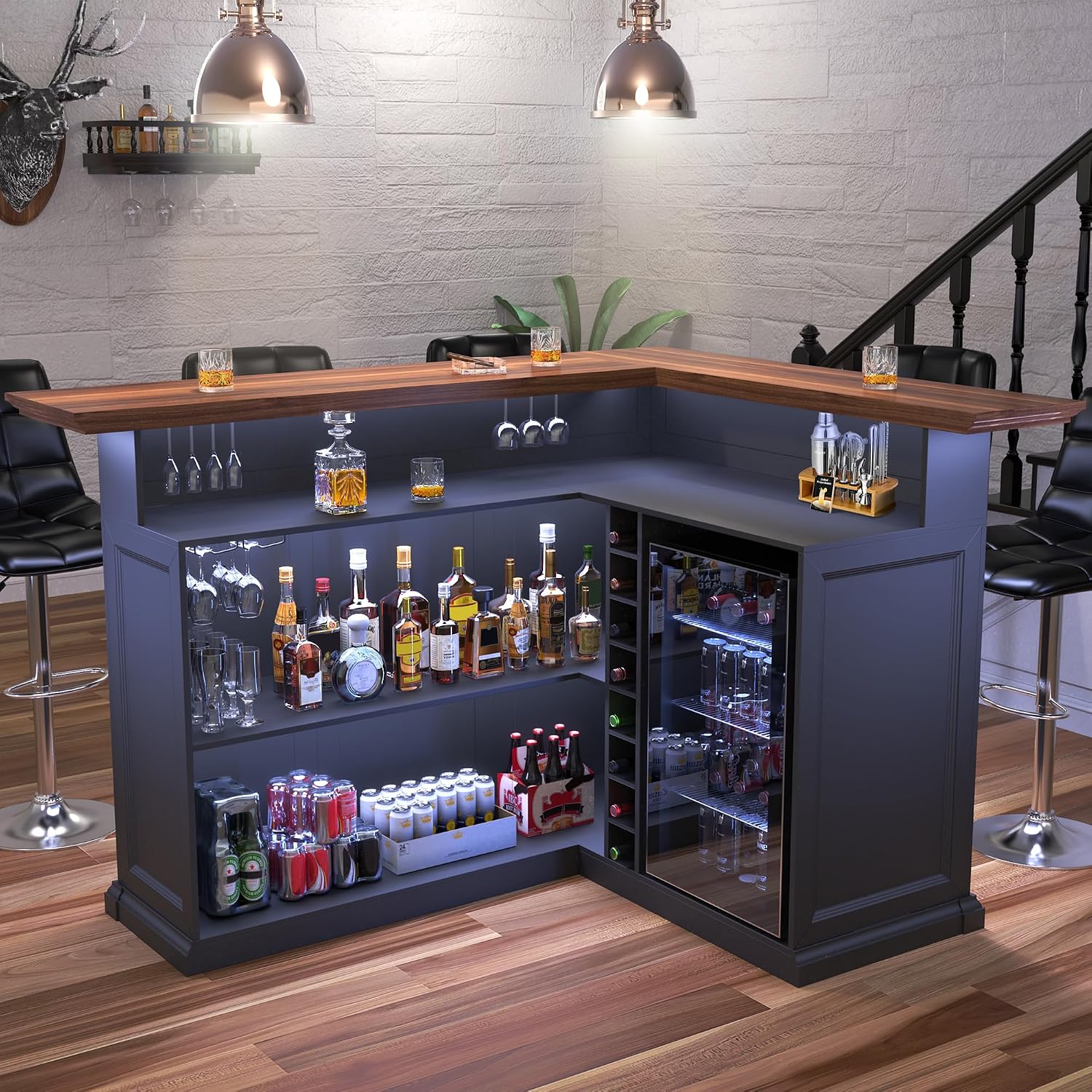 Home Bar And Fridge - ตู้บาร์รูปตัว L พร้อมพื้นที่สำหรับตู้เย็น บาร์ขนาดใหญ่สำหรับห้องใต้ดิน | บาร์ในห้องใต้ดินและมุมพักผ่อนส่วนตัว,